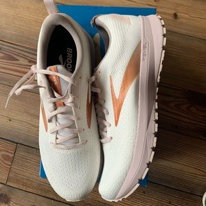 Women’s Brooks Revel 4 Running Shoes